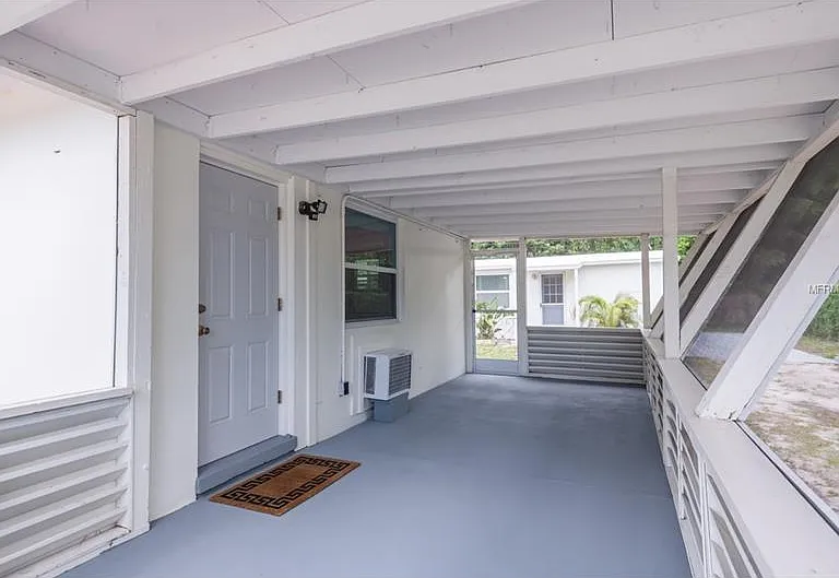 3449 Tarlton St N — Photo 9
