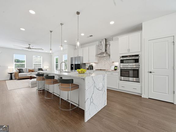 3rd image of 1096 Glen Opal Dr