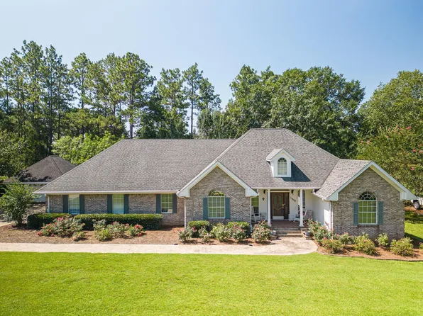 1316 Dr Campbell Dr, Wiggins, MS 39577