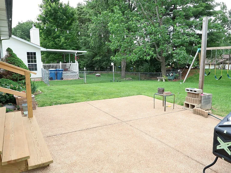 622 Rustic Valley Dr — Photo 32