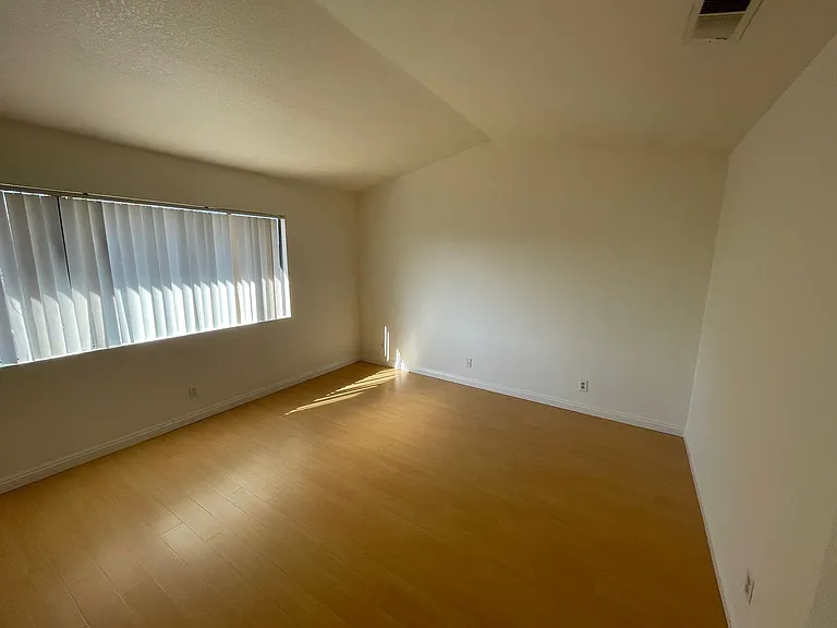 24399 Fiji Dr — Photo 12