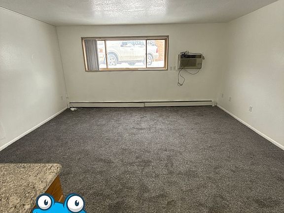 3rd image of 909 12th Ave NE APT 6