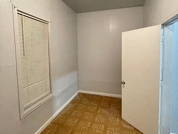 5th image of 2752 S Kedvale Ave