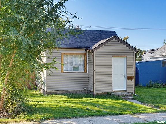 5th image of 915 23rd Street W