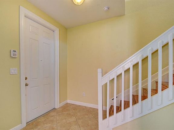 5th image of 770 Millbrae Ct Unit 8