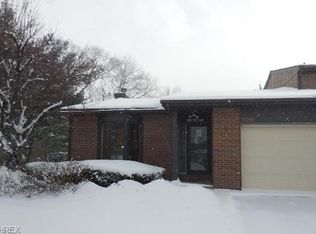 929 E Morningstar Dr, Akron, OH