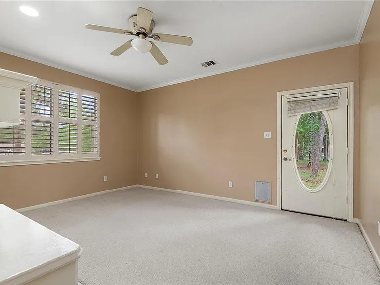 14151 Buckingham Ln — Photo 17