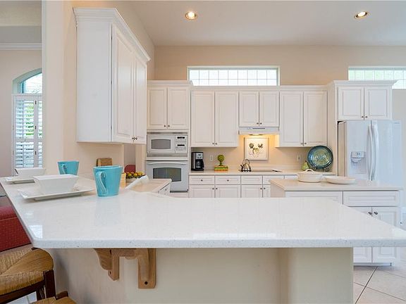 3rd image of 1214 W Island Club Sq