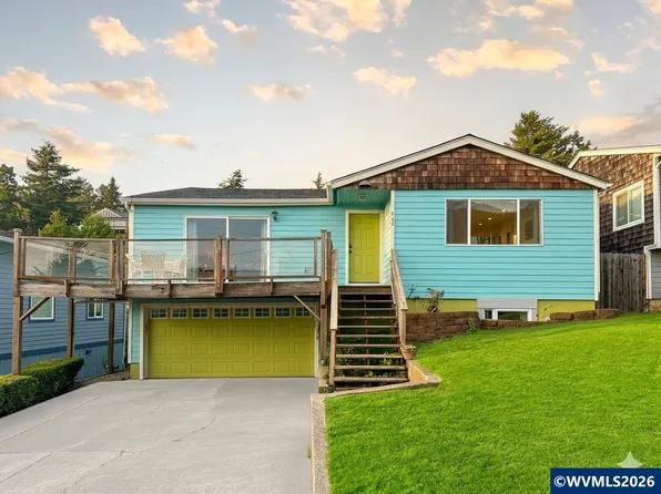 645 SE 4th St, Newport, OR 97365