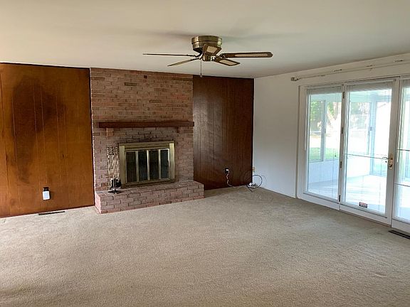3rd image of 6762 Gilette Dr