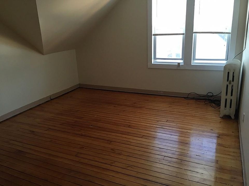 2nd image of 286 Grove St APT 3
