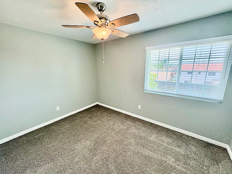 2035 Grove Ave — Photo 17