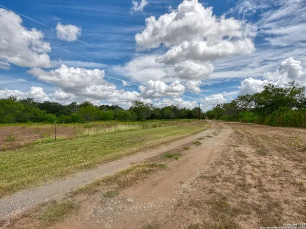 11630 Cooksey, Adkins, TX 78101