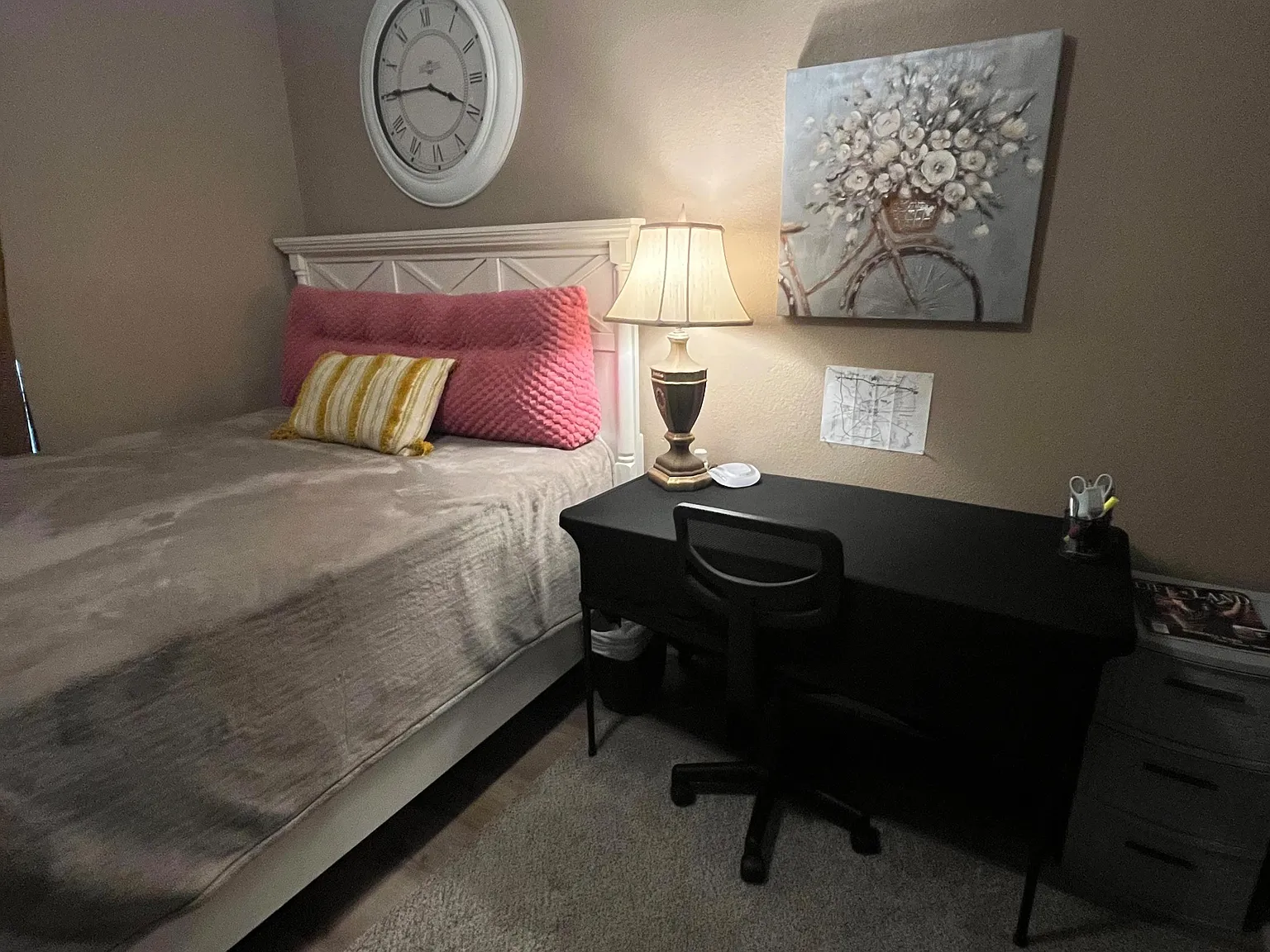 2 bed, 1.0 bath, 1392 sqft, $819 — Photo 2