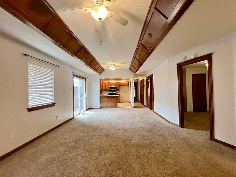 936 W Tesio Way — Photo 10