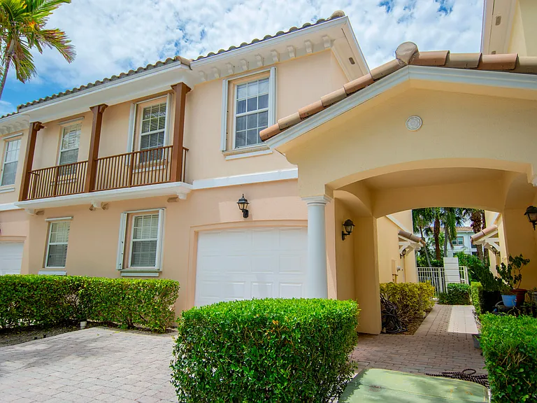 504 Capistrano Dr — Photo 37