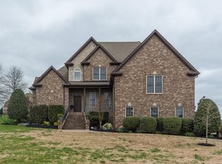 1068 Dorset Dr, Hendersonville, TN 37075