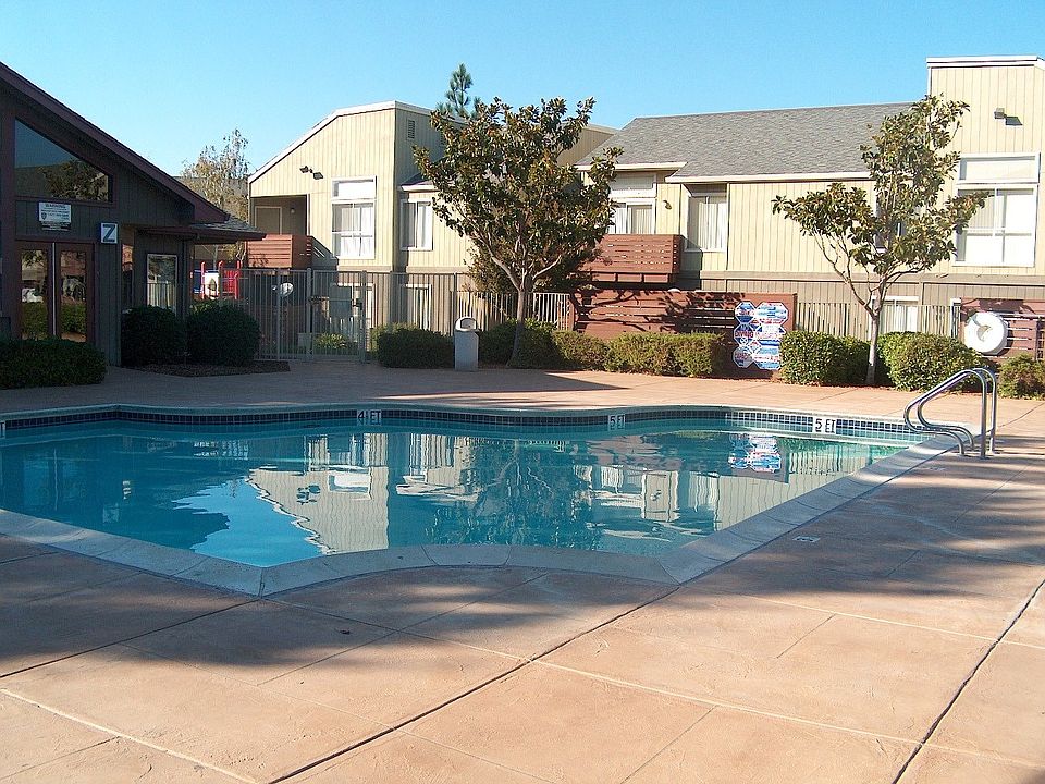 2nd image of 1003 Deltaview Ln