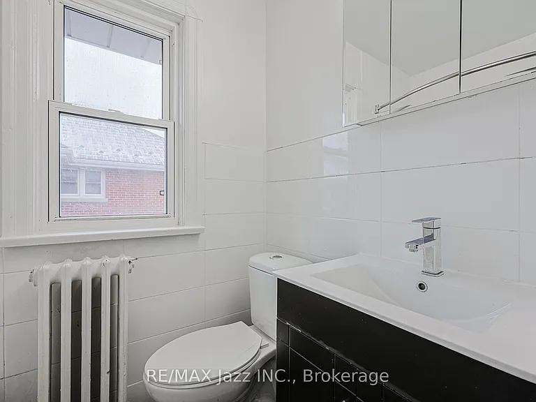 366 Mary St N #4 — Photo 27