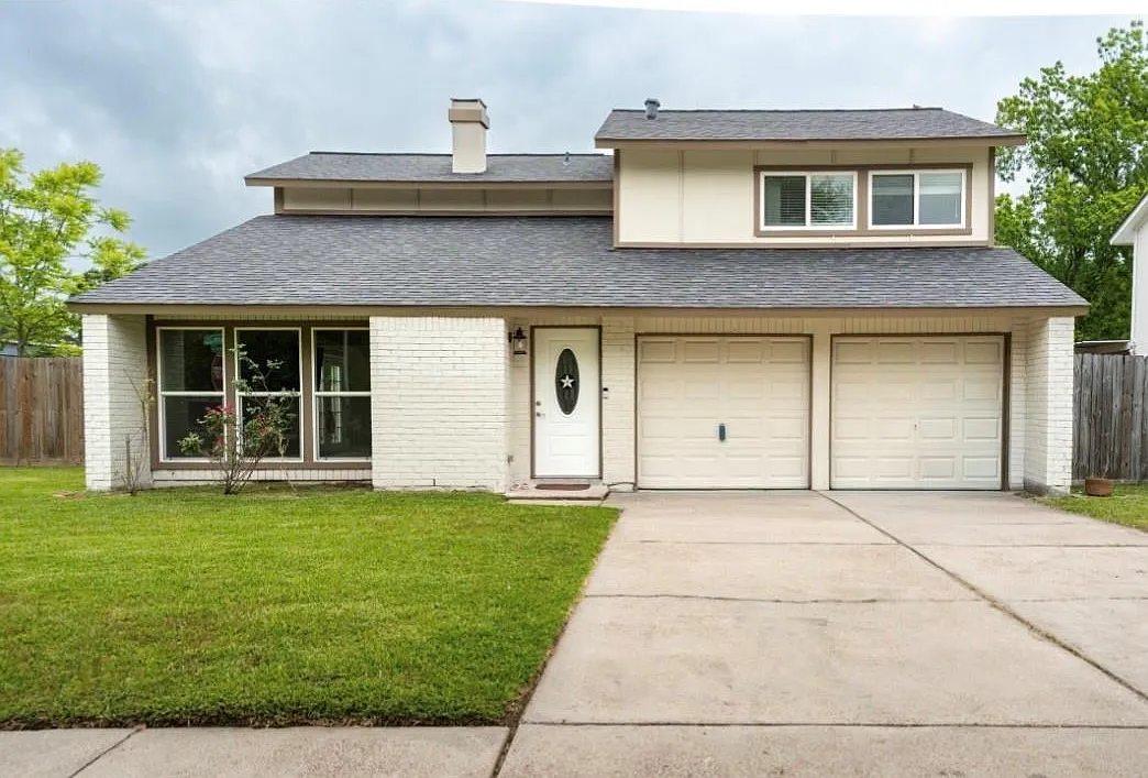 3 bed, 2.5 bath, 1751 sqft, $2,100 — Photo 1