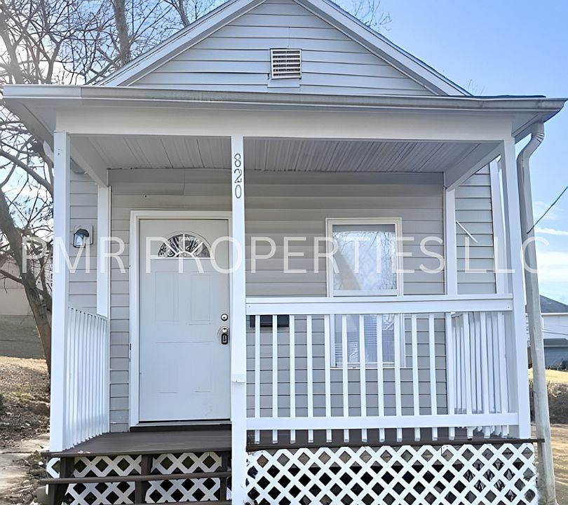 1st image of 820 Richardson St