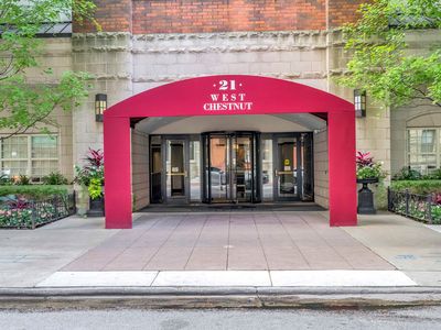21 W Chestnut St APT 907, Chicago, IL, 60610