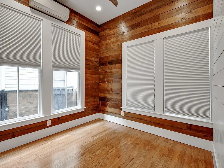 131 Adams St #2 — Photo 9