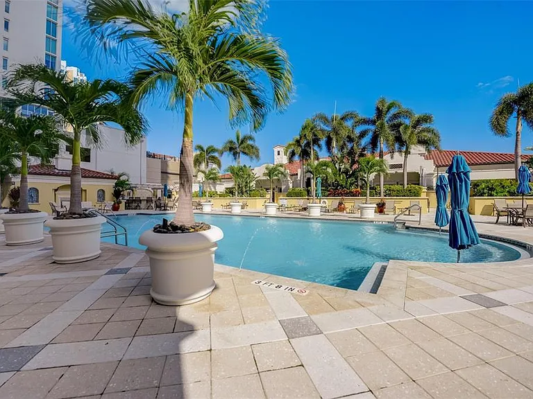 300 Beach Dr NE #305 — Photo 47