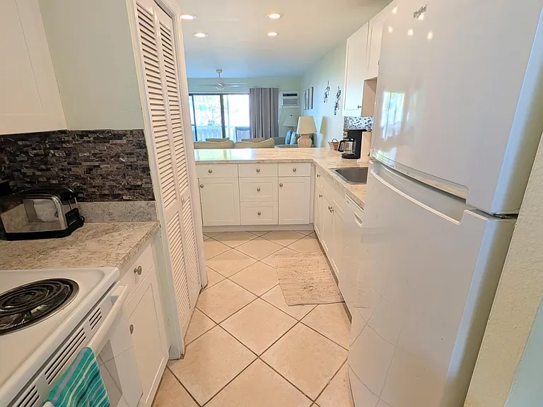 106 Golden Rock Est — Photo 6