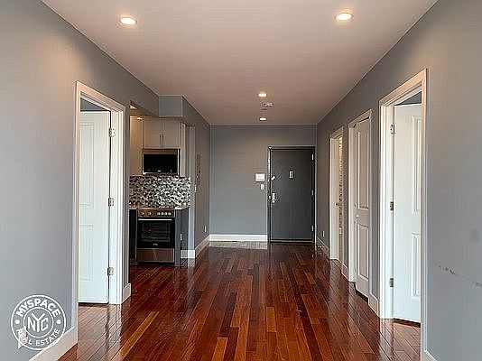 2nd image of 32-5 23rd St #2