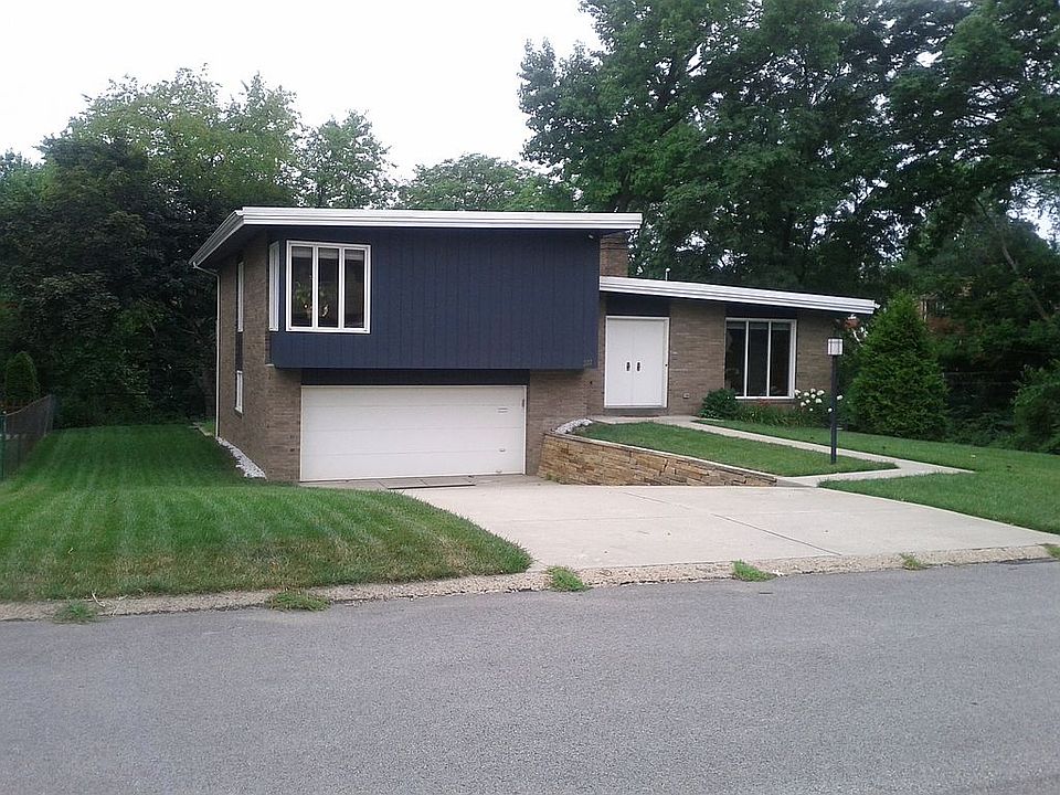 2nd image of 222 Silver Oak Dr