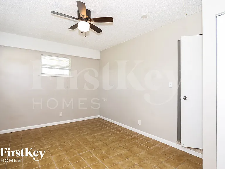 1291 NW 60th Ave — Photo 7