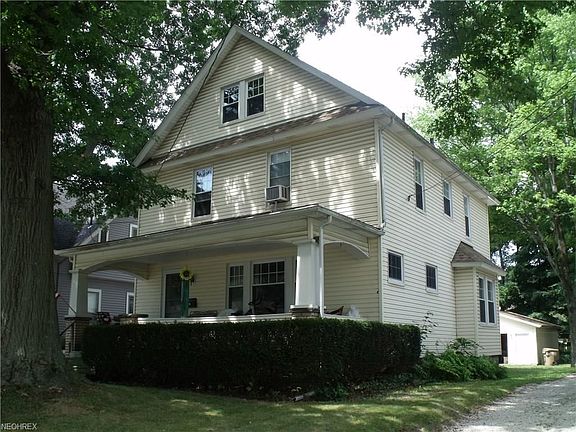 2nd image of 2424 2nd St