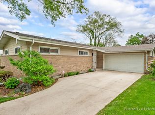917 S Euclid Ave, Villa Park, IL 60181