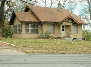 2320 E 9th St, Des Moines, IA 50316