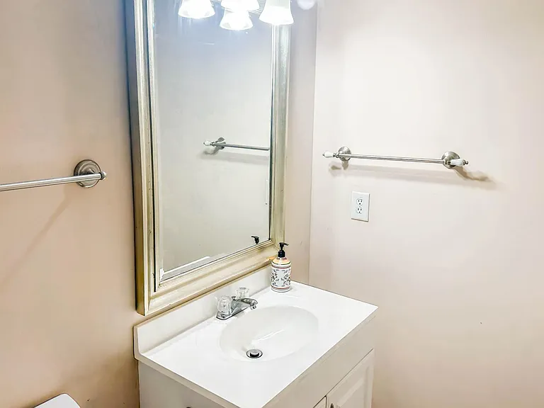 56 Freedom Dr NE — Photo 8