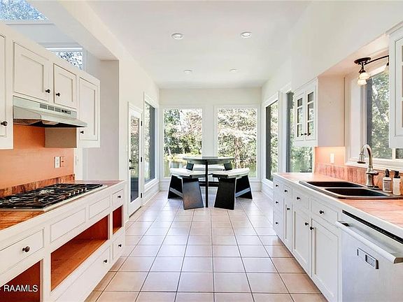 5th image of 115 Safari Cir