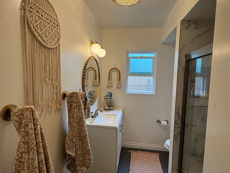 1235 E Appleton St #2 — Photo 22