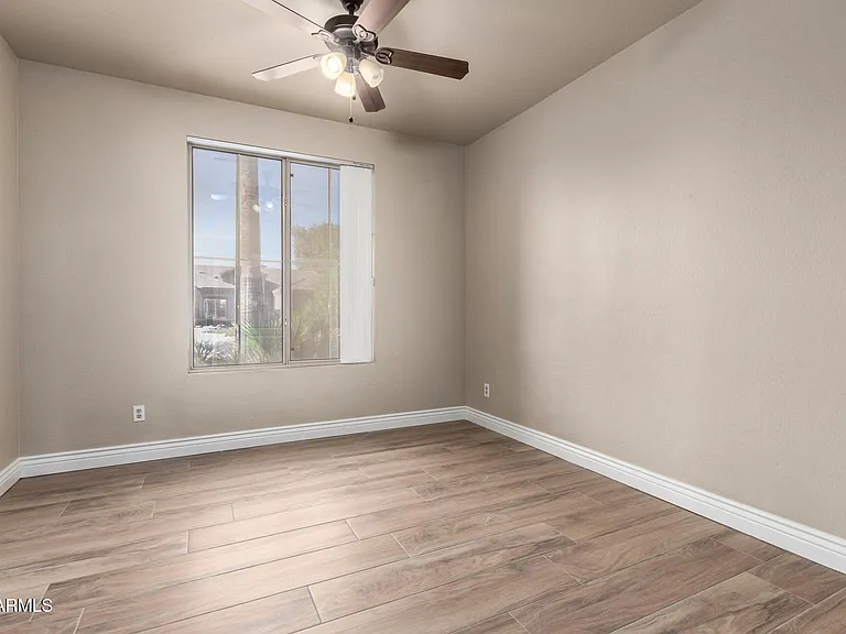 359 E Horseshoe Ave — Photo 22