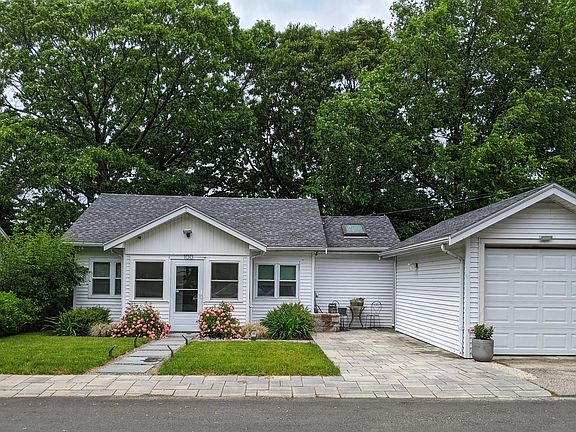 2nd image of 100 Newton Ave