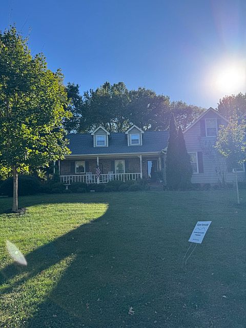 2nd image of 1161 Hunters Chase Dr