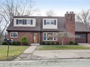 2011 Weberwood Dr, South Charleston, WV 25303
