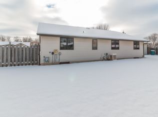 2235 Jen Rae Rd, Green Bay, WI 54311