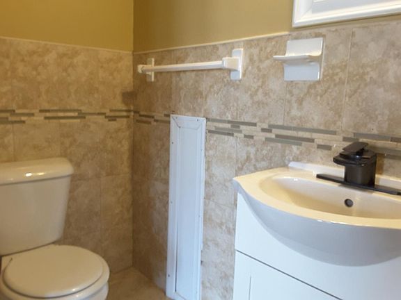 Main BR Bath