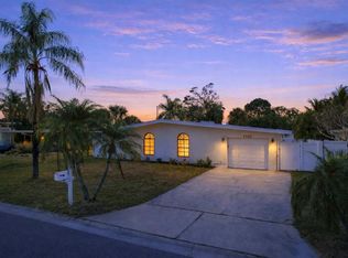 2452 Baywood Dr E, Dunedin, FL 34698