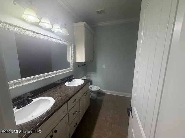 242 Huntington Holw — Photo 14