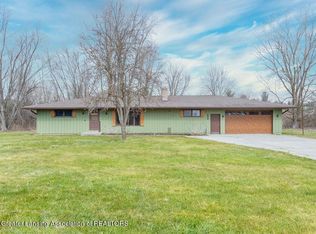 498 Piper Rd, Haslett, MI 48840