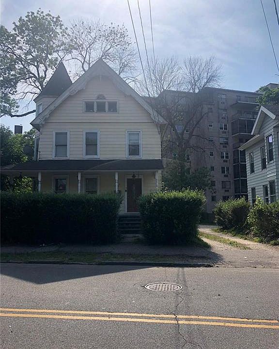 2nd image of 795 Briarwood Ave
