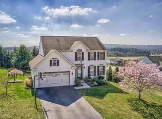 250 Lakeview Dr, Spring Grove, PA 17362