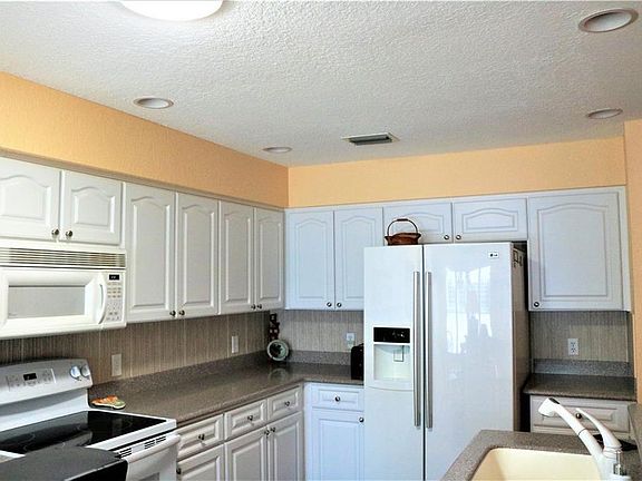 5th image of 1731 Lake Heron Dr